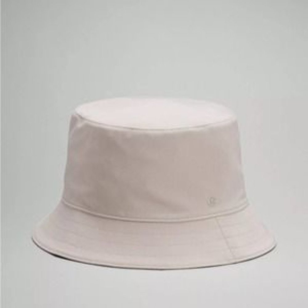 Lululemon Both Ways Bucket Hat Size L/XL Aquila White Opal Multi